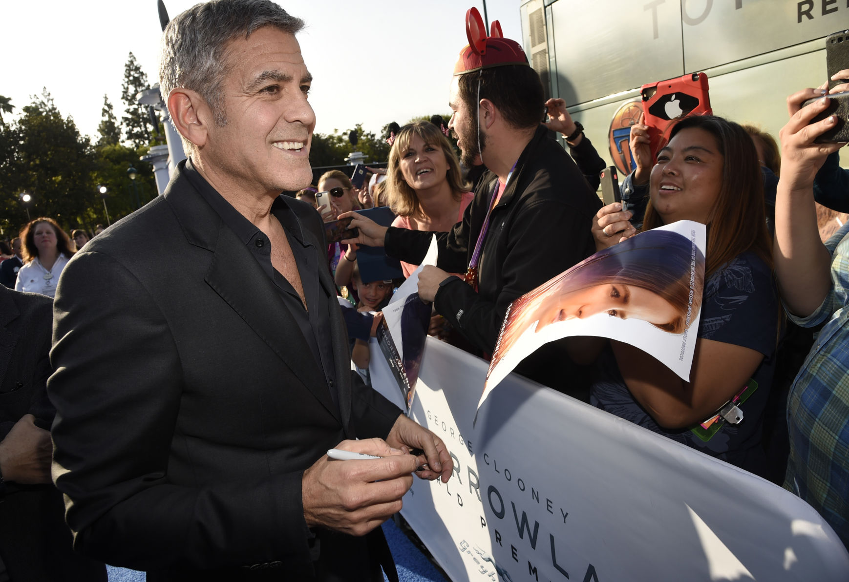 2015: "Tomorrowland"